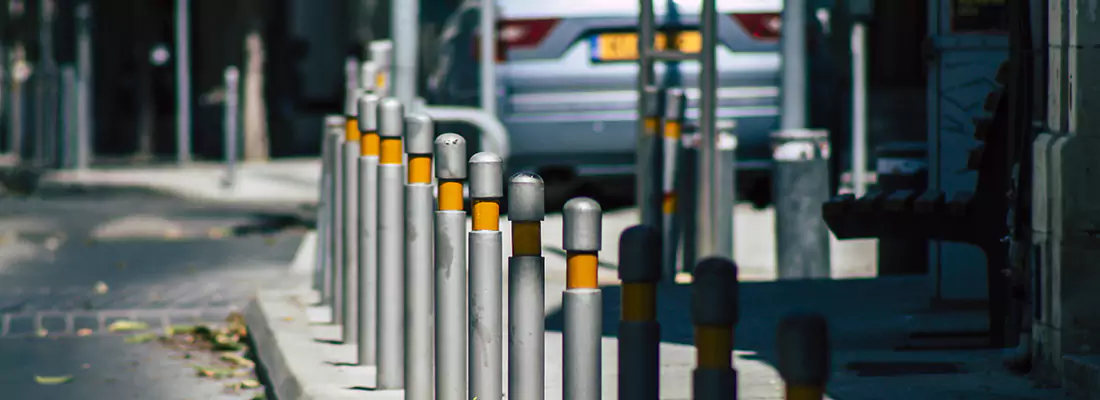 Safe and Convenient Retractable Barrier Column Systems for Properties in Alafaya, FL